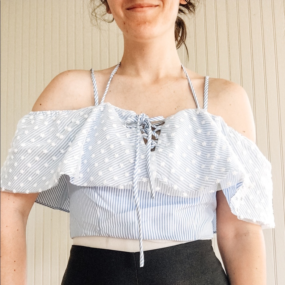 Do&Be Striped Lace Cold Shoulder Crop Top Small